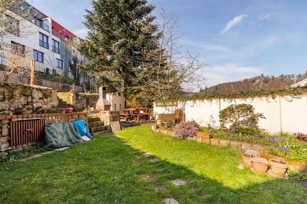 Apartman Vishegrad Apartment Karlovy Vary Exterior photo